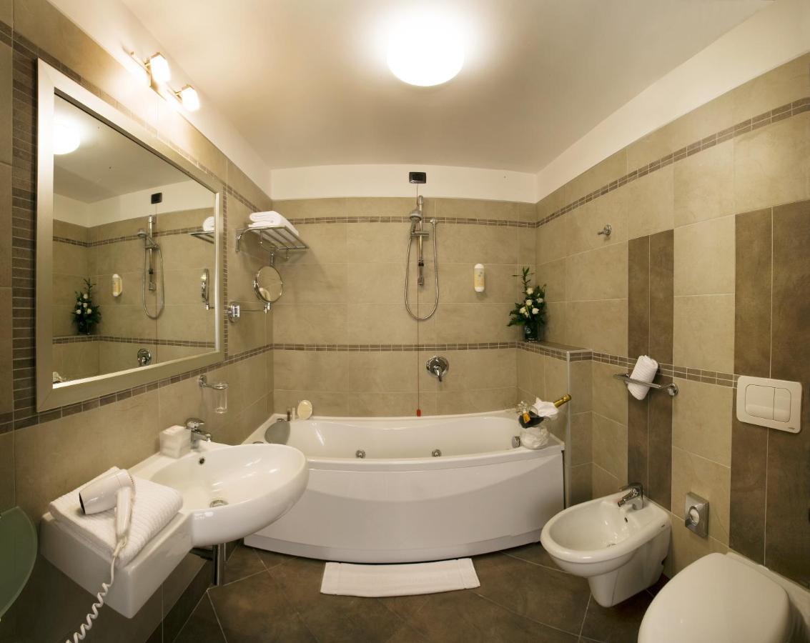 Quarto Superior com Cama de Casal ou 2 de Solteiro